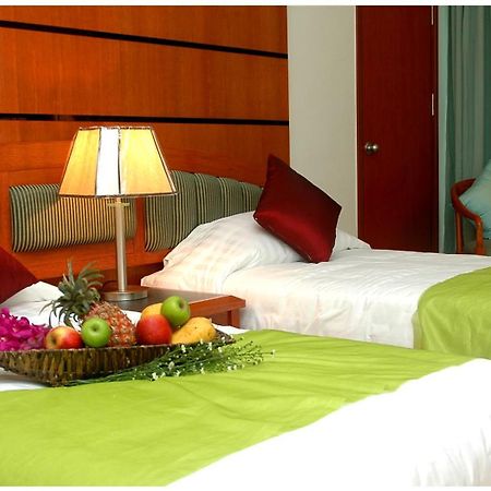 Oriental Crystal Hotel Kajang Buitenkant foto