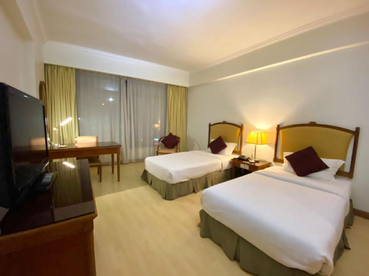 Oriental Crystal Hotel Kajang Buitenkant foto