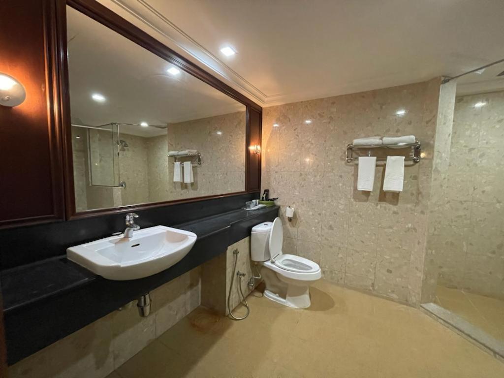 Oriental Crystal Hotel Kajang Buitenkant foto