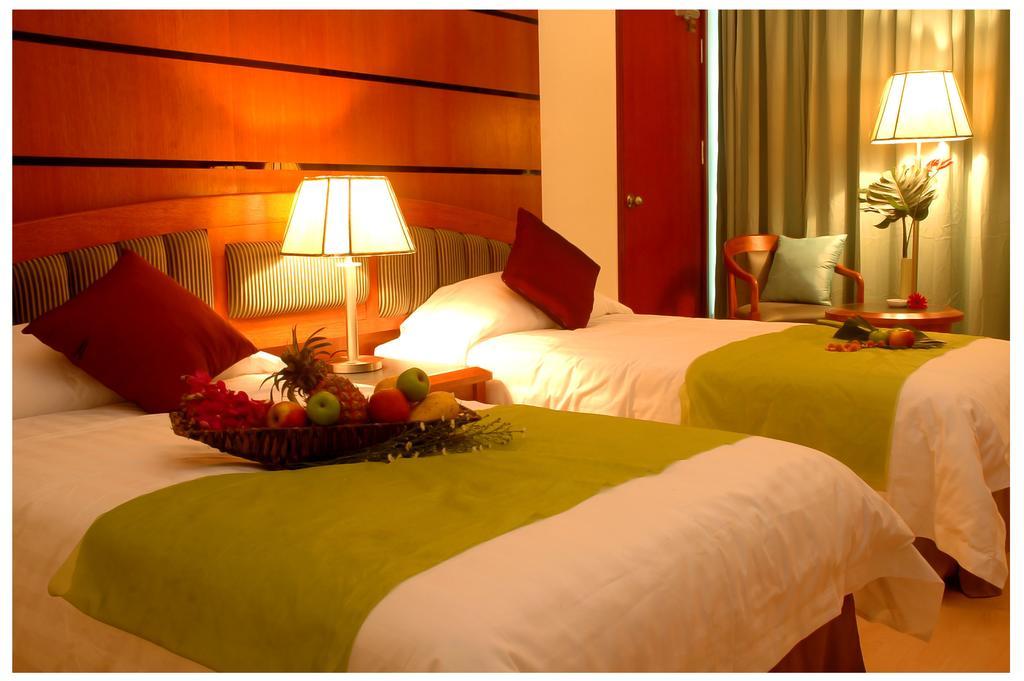 Oriental Crystal Hotel Kajang Buitenkant foto