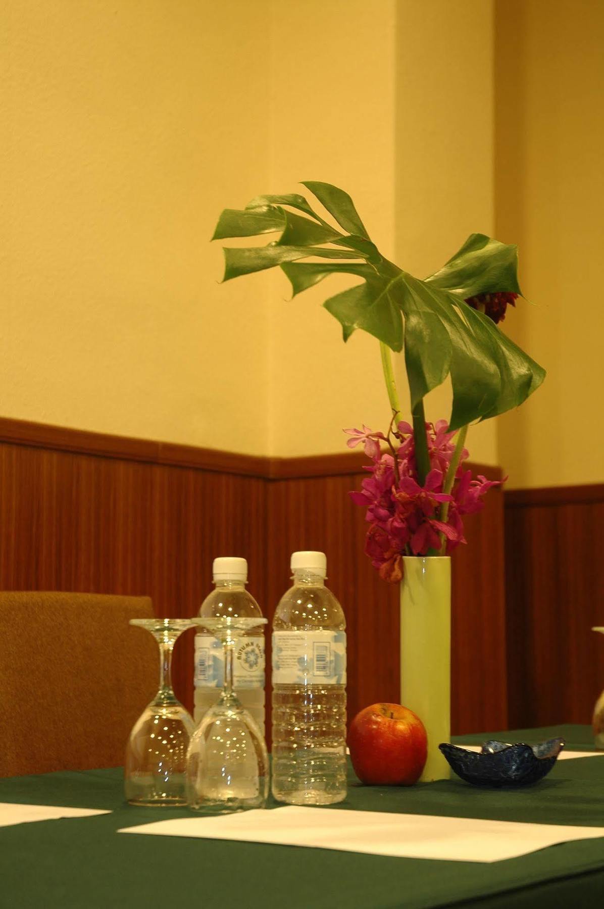 Oriental Crystal Hotel Kajang Buitenkant foto