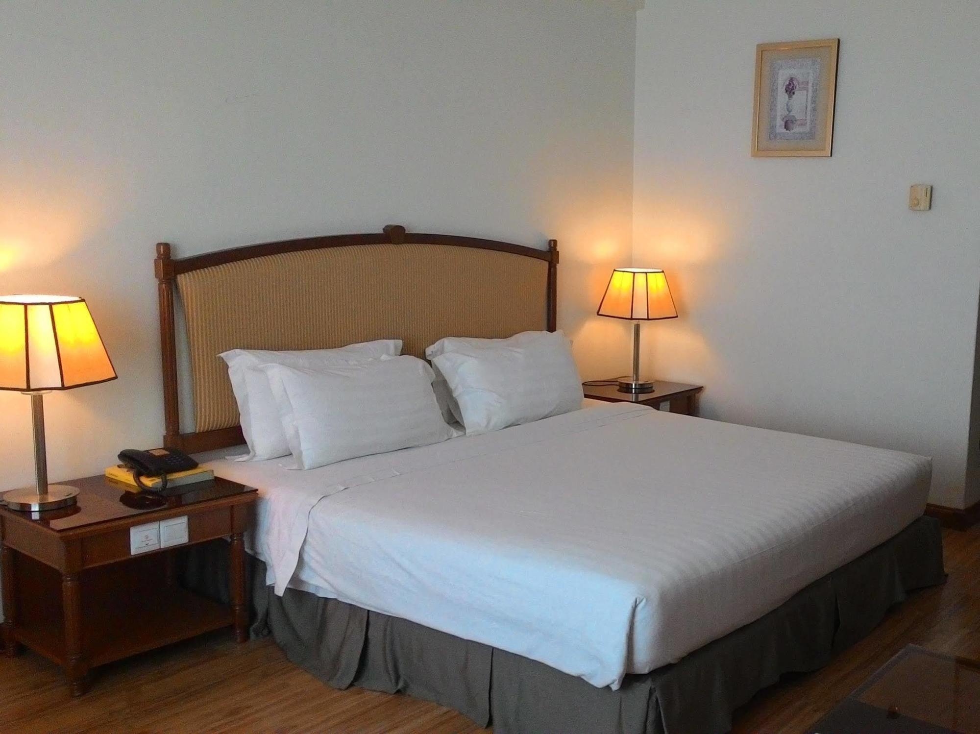Oriental Crystal Hotel Kajang Buitenkant foto